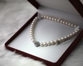 The Elegance of Pearl Jewelry: How to Style It